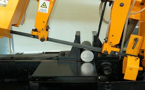 丹寨数控带锯床自动送料精度会出现偏差吗？